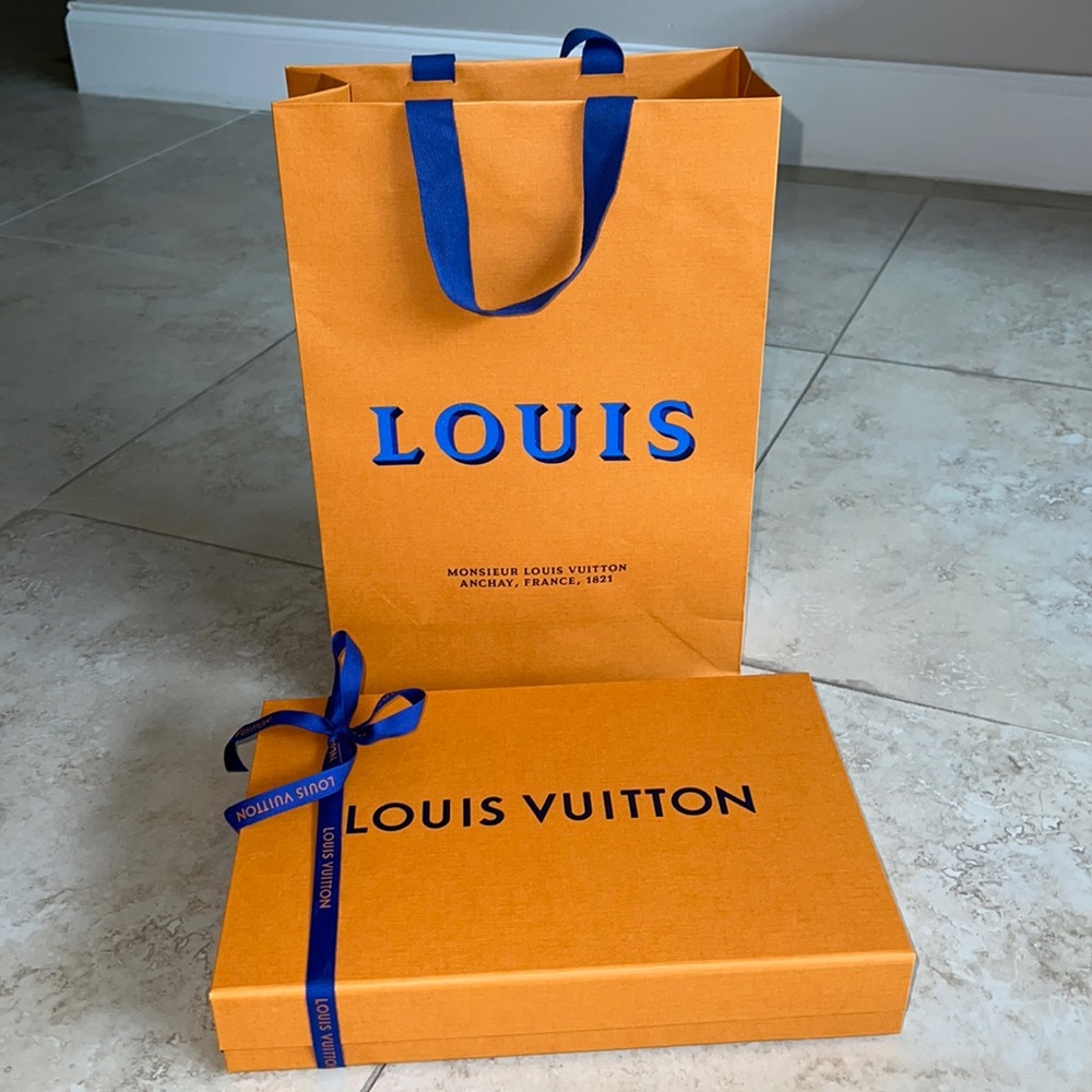 Louis Vuitton box, bag, bow, envelope